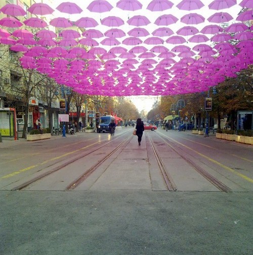 AVON чадъри от любов към живота